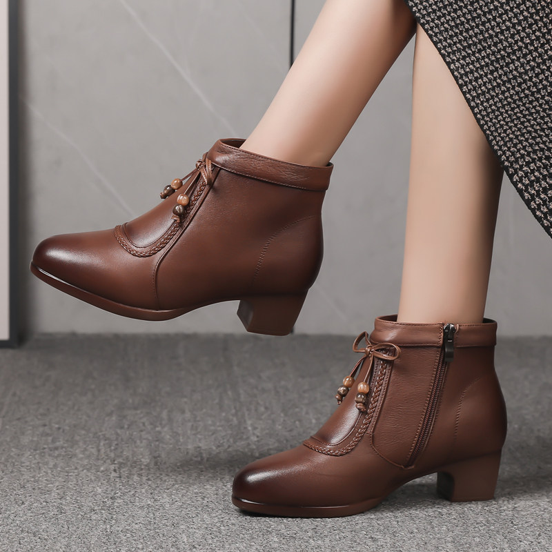 真皮妈妈鞋软底防滑中老年棉鞋粗跟休闲短靴女士皮鞋秋冬加绒保暖