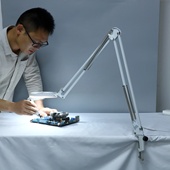 PDOK夹式 放大镜带LED灯电子维修专用放大镜PD447127工作台工业用三色悬臂支架桌面高清生产线线路板检测台灯