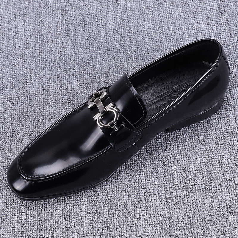 私人定制男鞋春季新款2025时尚亮皮真皮皮鞋百搭饰扣韩版休闲鞋潮