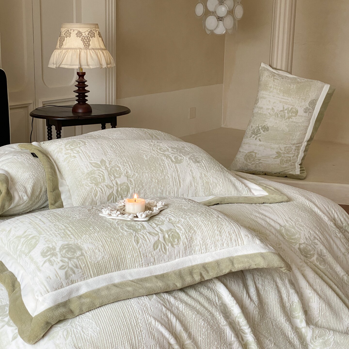 2025新款煦暖绒意大利进口雕花绒拼角四件套-绒初雪 绒初雪系列