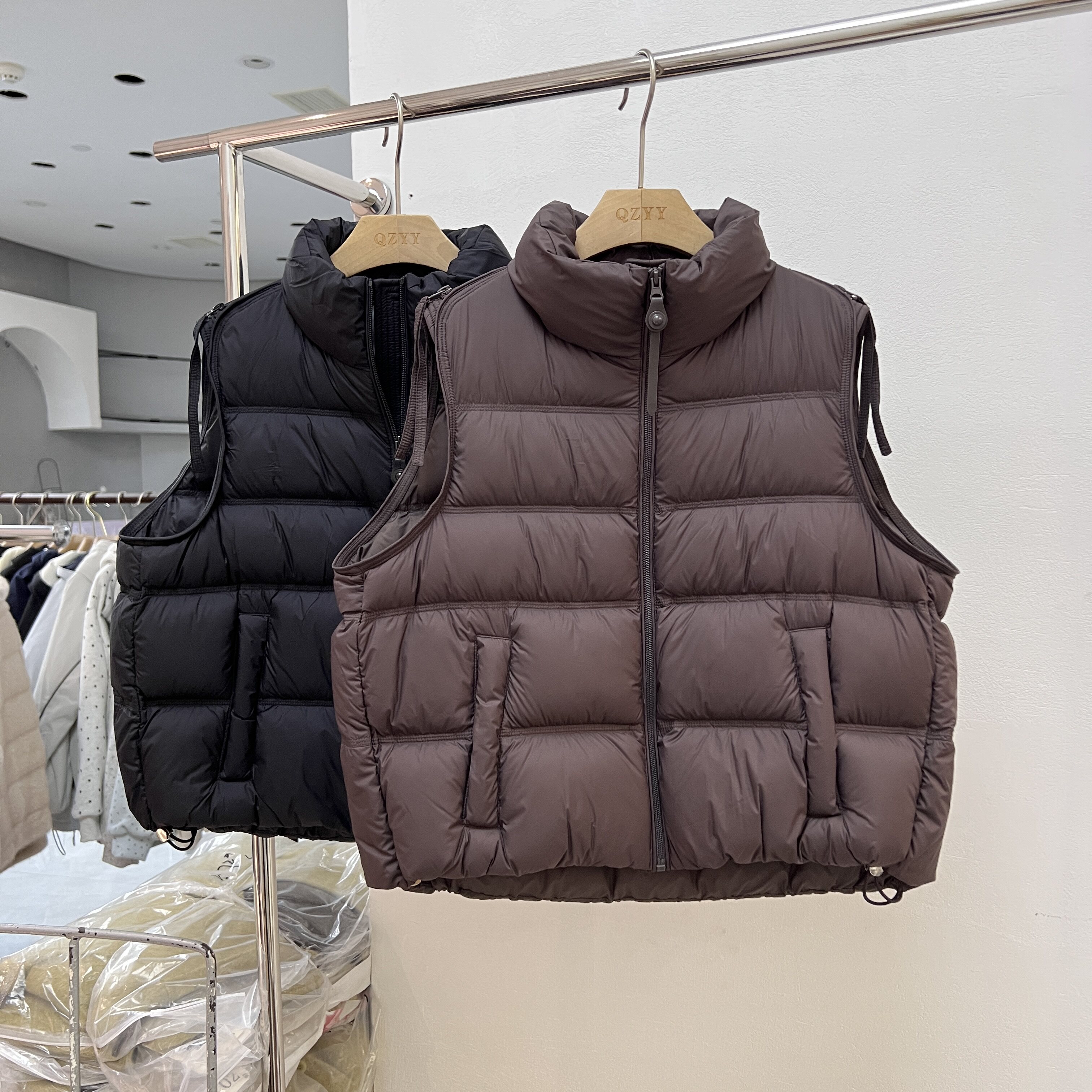 2026秋冬新款韩版宽松显瘦立领拼接羽绒马甲女时尚百搭无袖坎肩