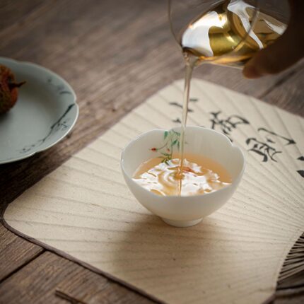 冰种玉瓷手绘莺尾草花口茶杯手工薄胎品茗杯主人杯闻香杯文人茶器