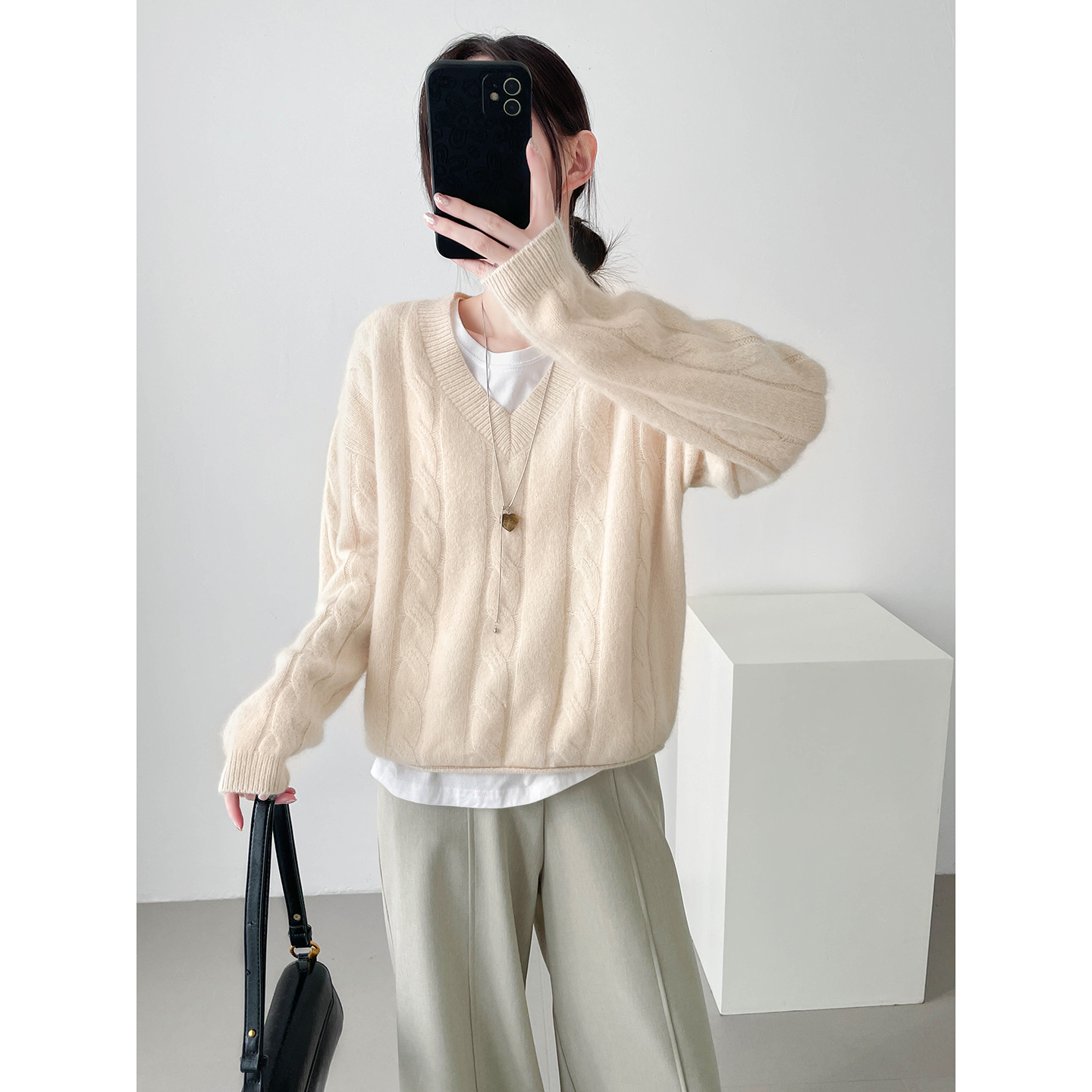 复古麻花V领毛衣女款2025新款小个子内搭短款免毛针织打底衫 秋冬