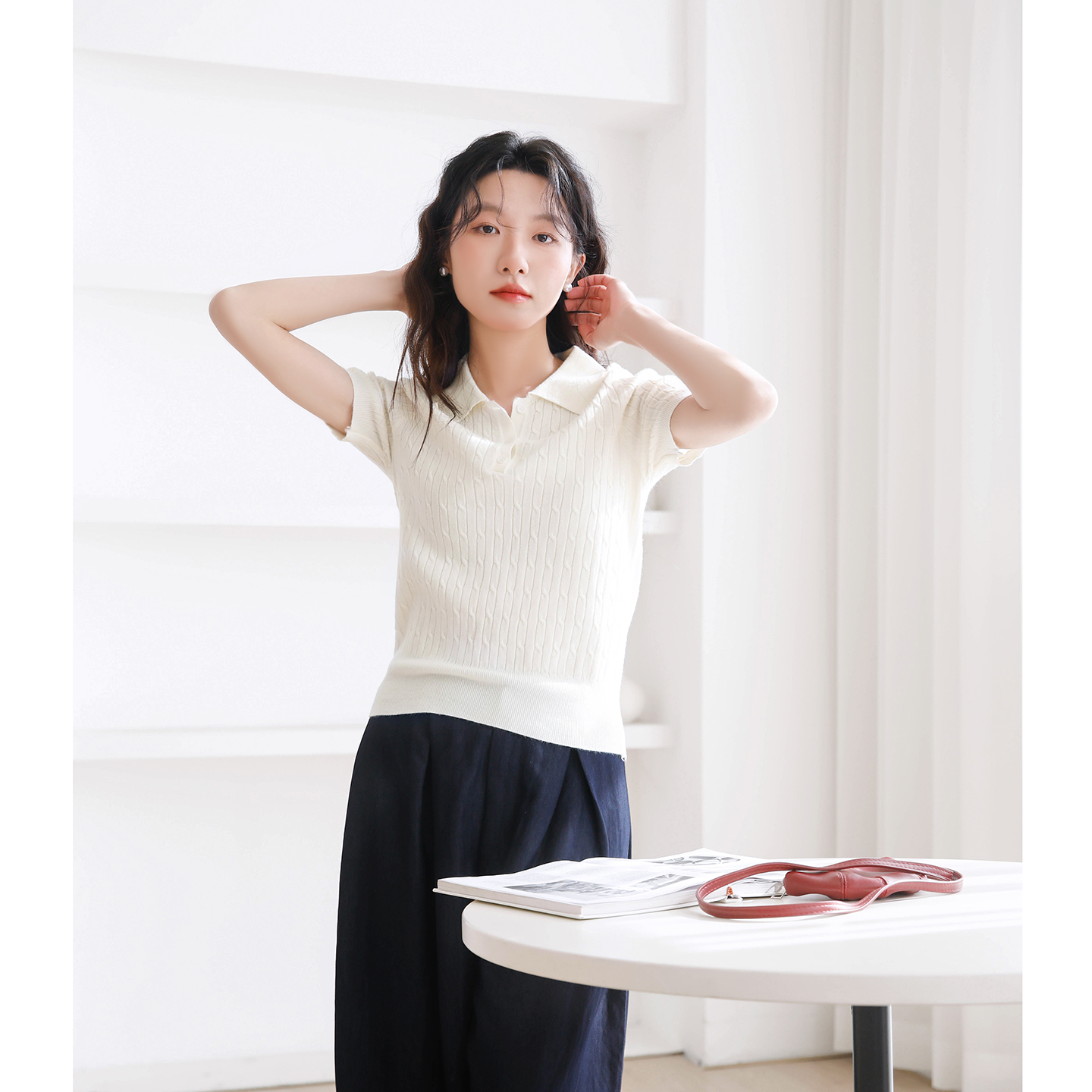 白色POLO领针织衫女短袖2025新款早秋复古老钱风麻花翻领打底上衣