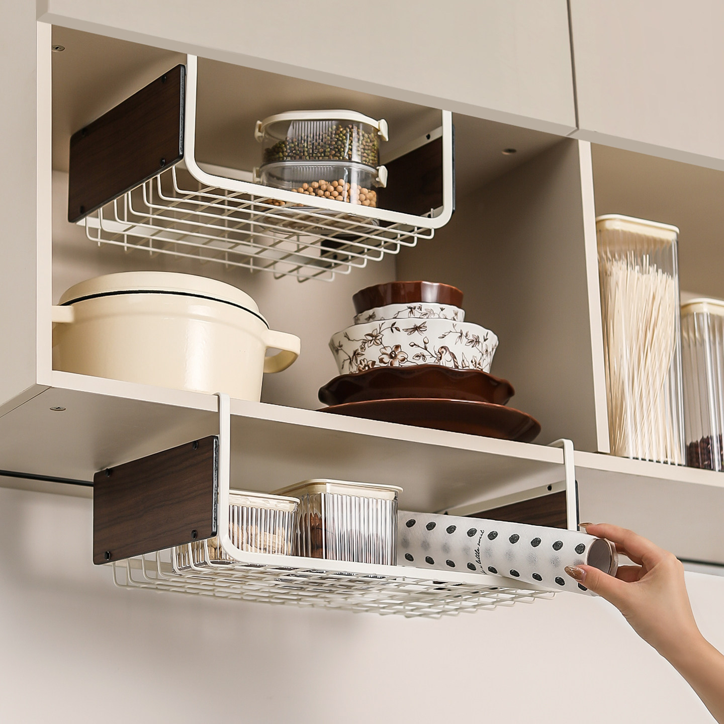 舍里厨房橱柜下挂篮置物架免打孔收纳架隔层吊柜整理架悬挂吊篮