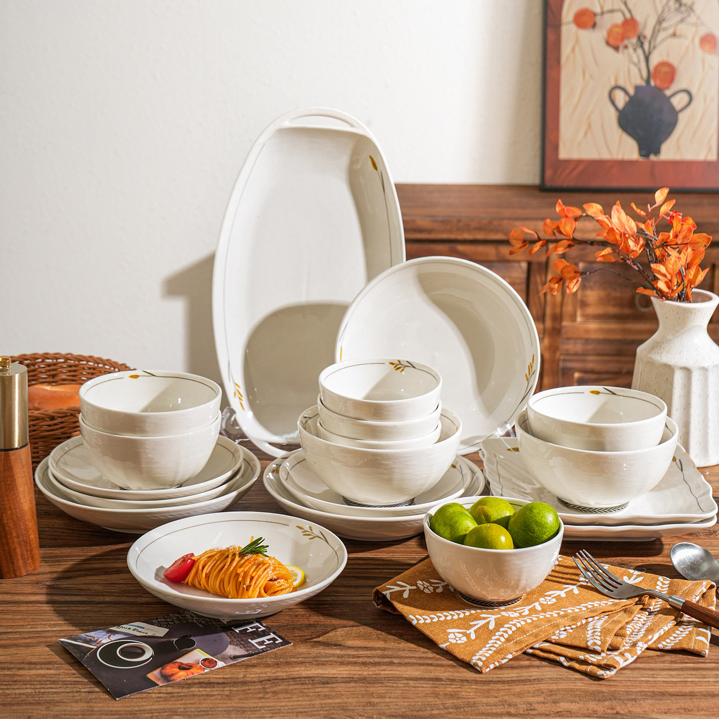 舍里简约陶瓷碗碟套装家用釉下彩碗盘碗筷组合高颜值米饭碗餐具