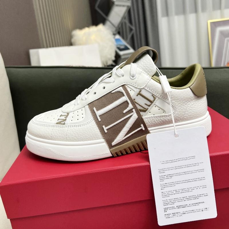 新款字母拼色低帮休闲板鞋厚底