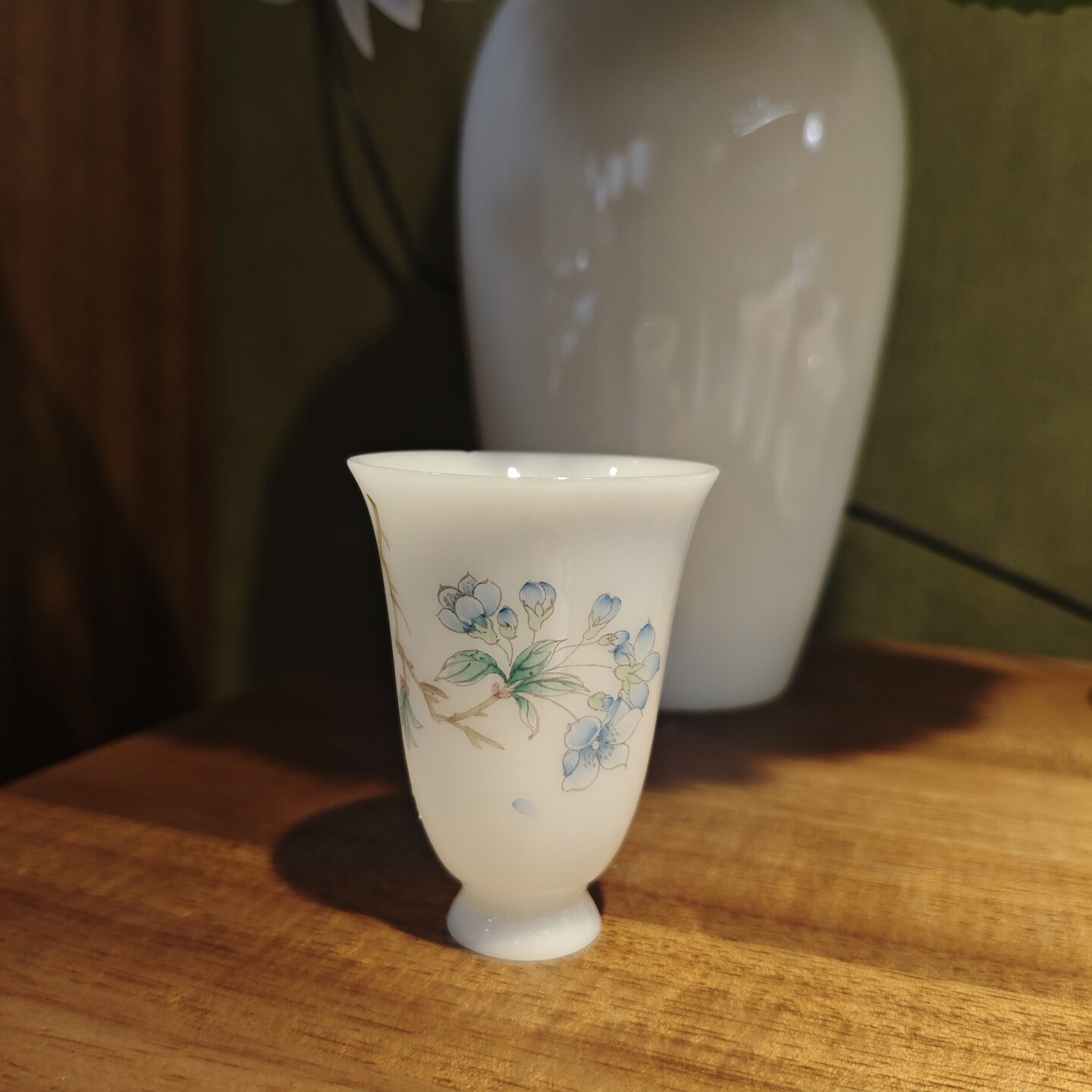 高脚闻香杯海棠花品茗杯手绘陶瓷茶具居家品茗轻奢雅致居家茶道韵