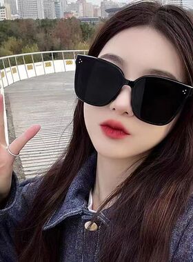 2025年时尚gm墨镜女网红出街拍照显脸小出街遮阳太阳眼镜百搭显瘦