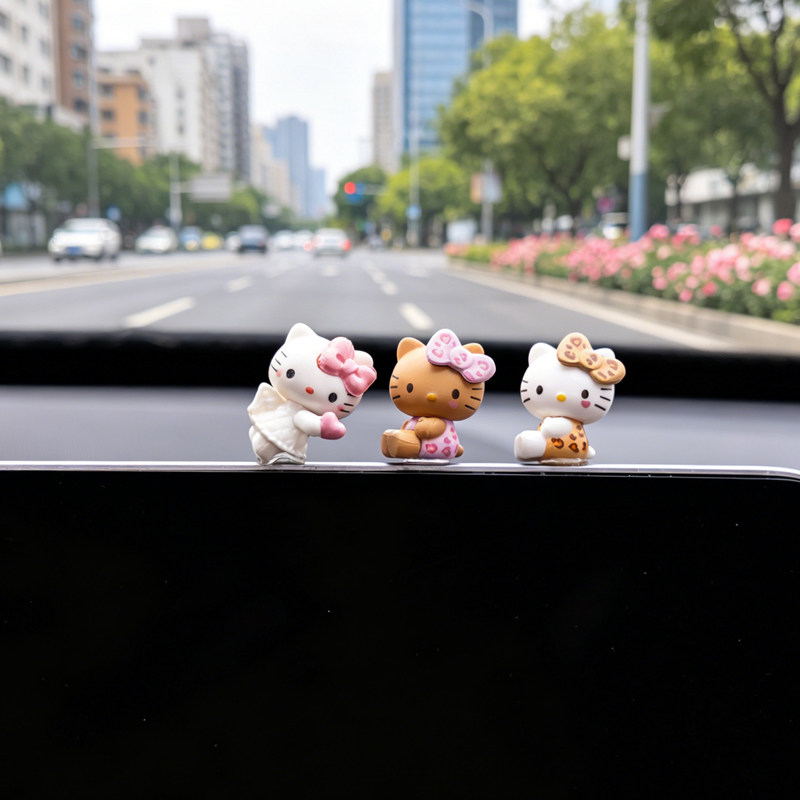 可爱hellokitty公仔车载中控台豹纹黑皮kt猫显示屏趴趴迷你摆件