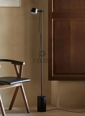 复刻简约落地灯 Nera圆柱可调节别墅酒店背景灯 样板间哑光立式灯