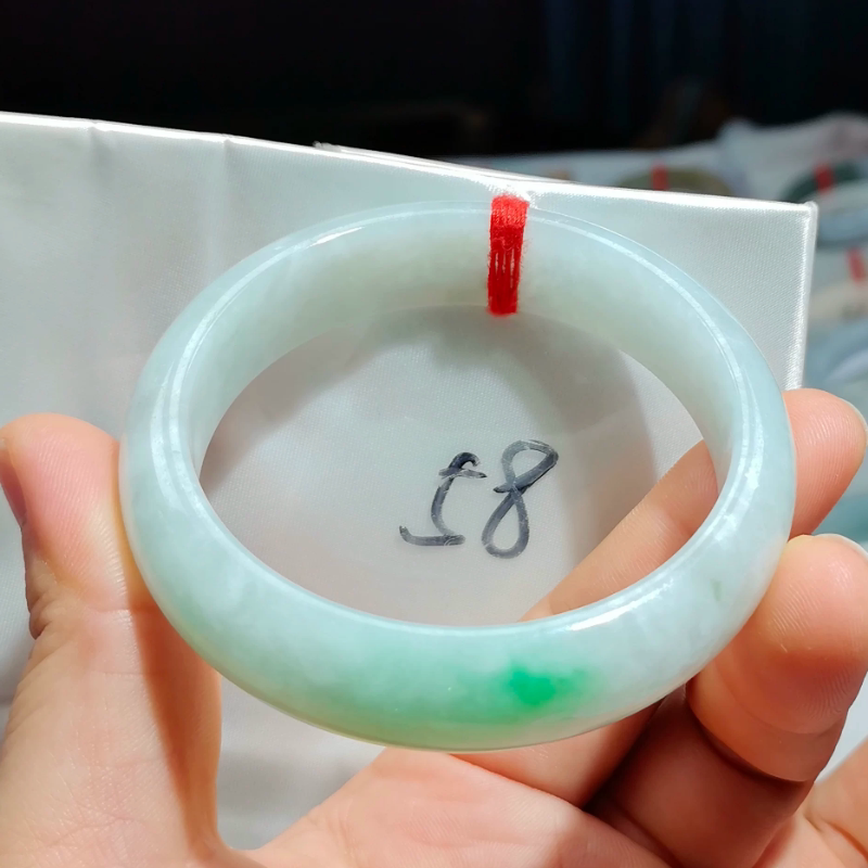 清仓特价出不包邮 缅甸翡翠A货正圈玉手镯圈口58