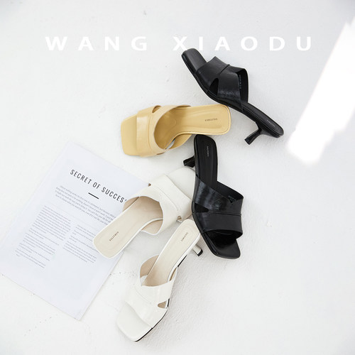 王小毒方头高跟一字拖鞋