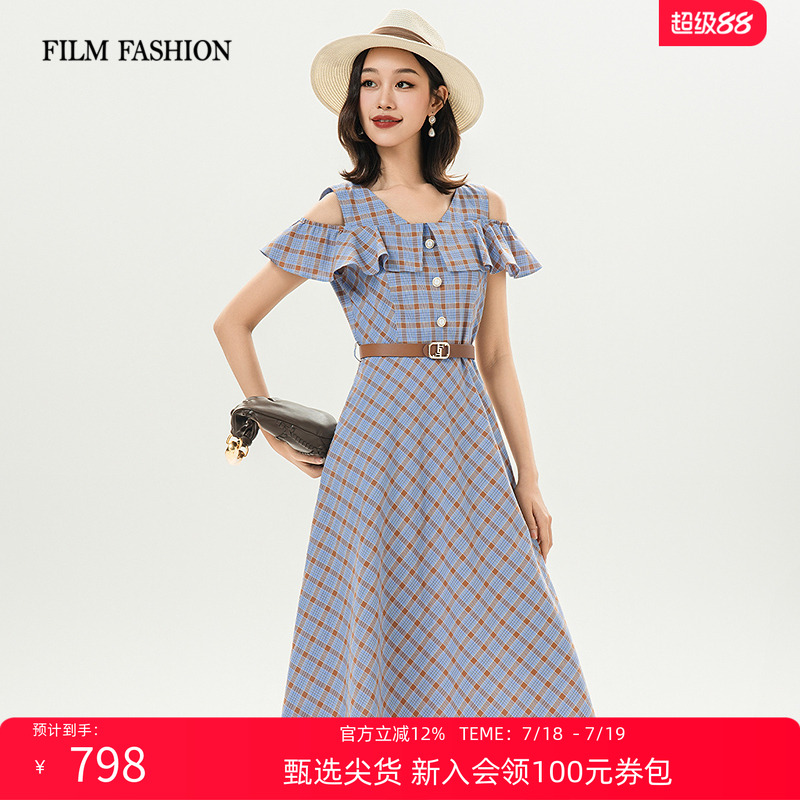 一电影一时装2025夏季复古气质度假风短袖露肩格子荷叶边连衣裙女