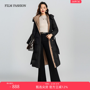 一电影一时装2025冬季新款长款拼色连帽系带羽绒服外套女保暖