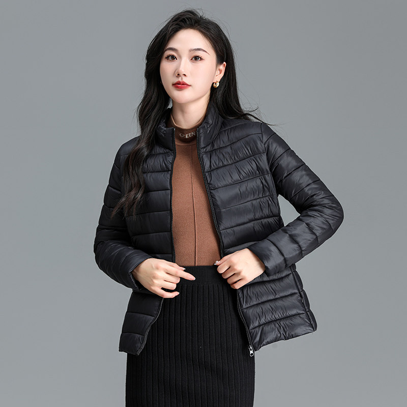 棉衣女短款2025新款轻薄羽绒棉服女士韩版修身连帽妈妈小棉袄外套