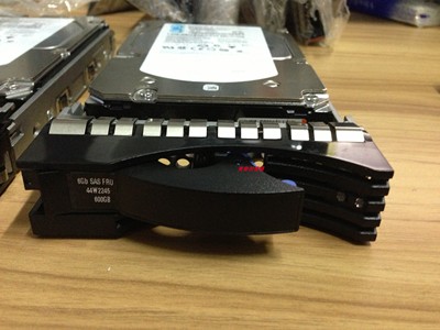 IBM 44W2244 44W2245 44W2246 600G 15K 3.5 SAS X3650服务器硬盘
