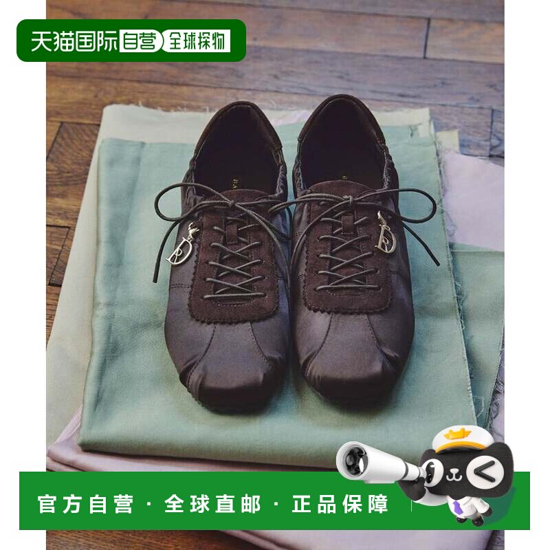日本直邮RANDA 兰达 带字母吊饰褶皱平底运动鞋 棕色