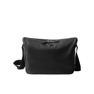 PRADA 男士斜挎包 2VH1822BBEVNOOF0002 CO 黑色 拉链单肩包