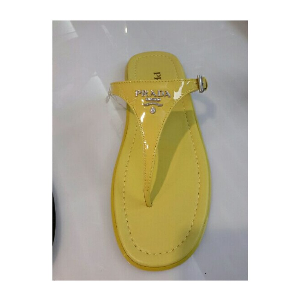 PRADA 女士凉鞋 1Y281HJHRF068X AW2021 黄色 徽标细节夹趾凉拖