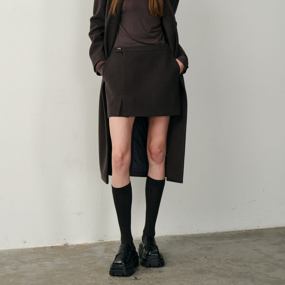 uti尤缇2025冬季新款 百搭休闲半身短裙女深灰色A字裙UK410301083