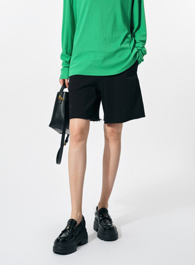 uti尤缇2024春季新款 黑色松紧腰休闲短裤女直筒裤子UJ120202090