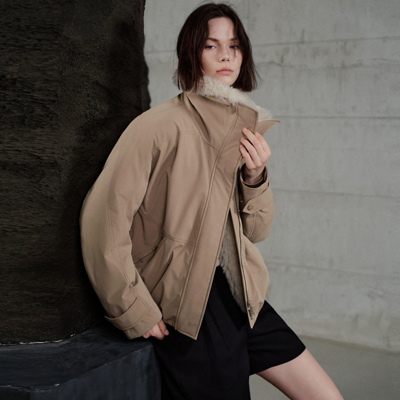 uti尤缇2026冬季新款 卡其色鸭绒羽绒服女休闲外套UL430622673