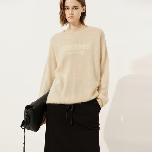 uti尤缇2025冬季新款 字母图案宽松套头毛衫女针织衫UL4D1193560