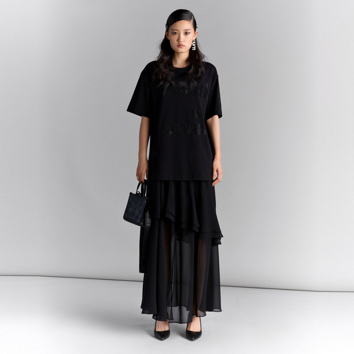 uti尤缇2025夏季新款 重工烫钻字母休闲T恤女短袖上衣UL2D0189190