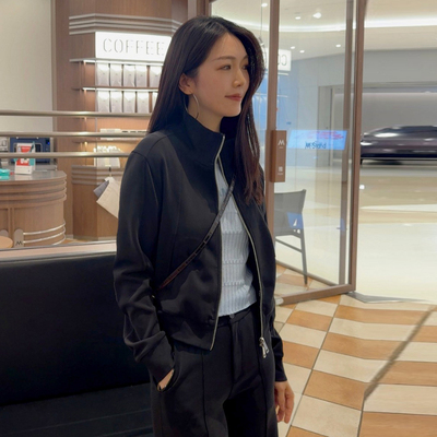 uti黑色双开拉链短外套女