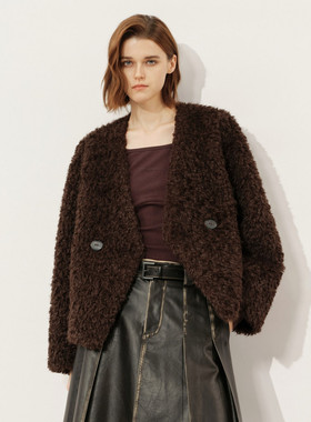 uti尤缇2025冬季新款 贵气环保仿羊羔绒咖色V领外套女UL4D0791709