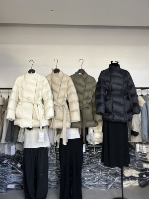 韩版立领羽绒服外套2025冬季新款中长简约款显瘦保暧白鸭羽绒外套