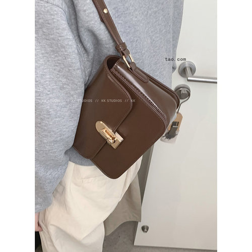 韩国小众腋下包包女2024新款潮复古小方包简约多功能单肩包斜挎包