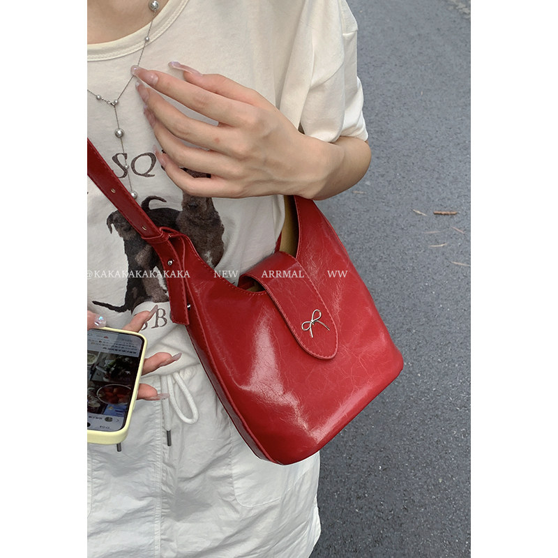 芭蕾风蝴蝶结包包女2024新款时尚红色水桶包百搭休闲单肩斜挎包,箱包皮具/热销女包/男包,水桶包,淘宝优惠券,粉丝福利购,淘宝优惠卷