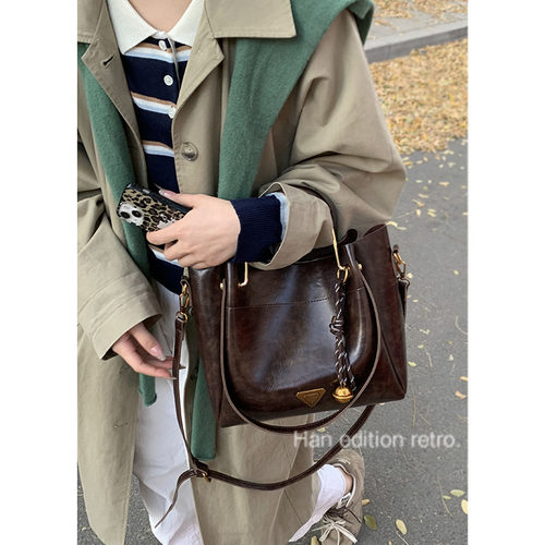 时尚经典简约便携腋下包