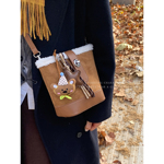 美拉德风麂皮绒水桶包包女2025新款潮时尚复古水桶包百搭斜挎包