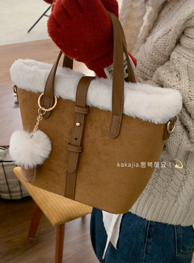 手提麂皮绒毛绒包包女2025新款潮时尚复古菜篮子包斜挎小托特包