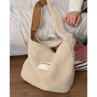 韩国羊羔毛包包女冬季2025新款潮学院麂皮绒托特包大容量毛绒包