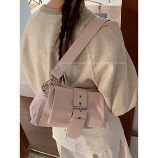 甜酷小众腋下包包女2026新款 机车包高级感手提斜挎包 春夏潮时尚