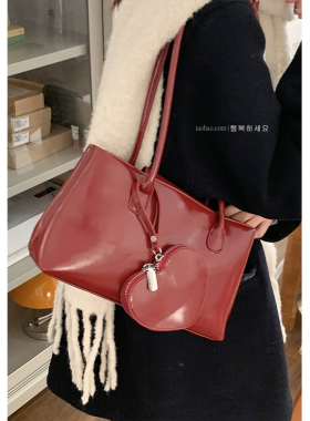 韩国小众手提红色包包女2024新款潮时尚腋下包大容量单肩新年包