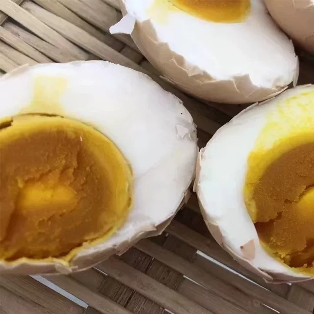 随州特产古法红泥土腌咸土鸡蛋带泥发货蛋不咸不淡不出油