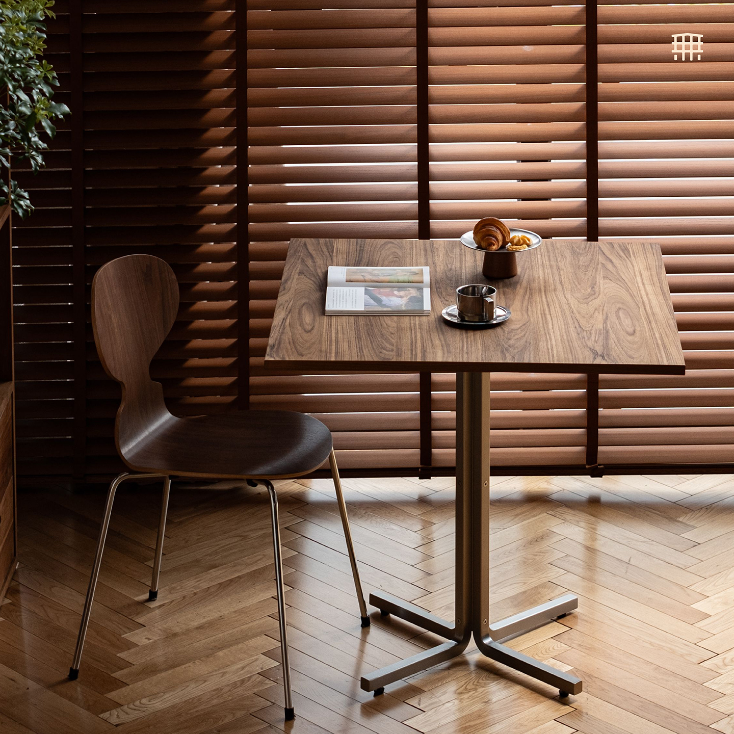 极简方桌不锈钢腿正方形餐桌