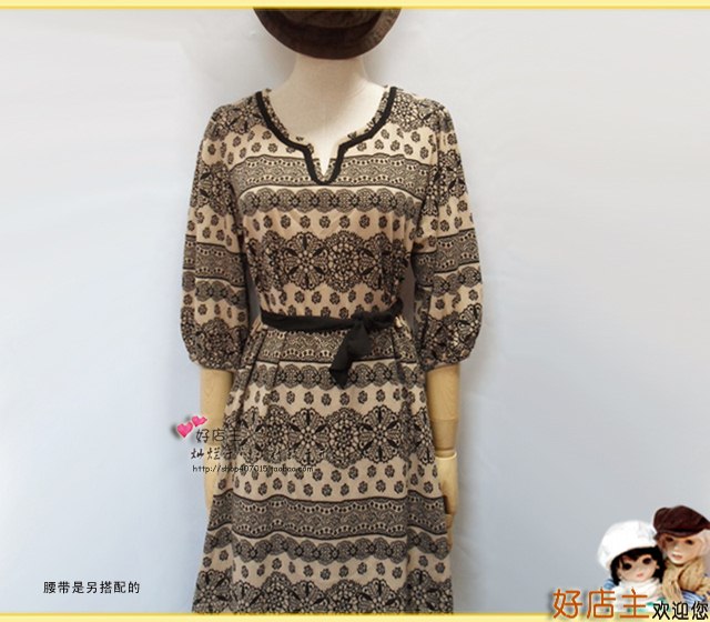 日单,花图腾~七分袖长衫,休闲宽松款,小立体蕾丝领口-M/L/LL号