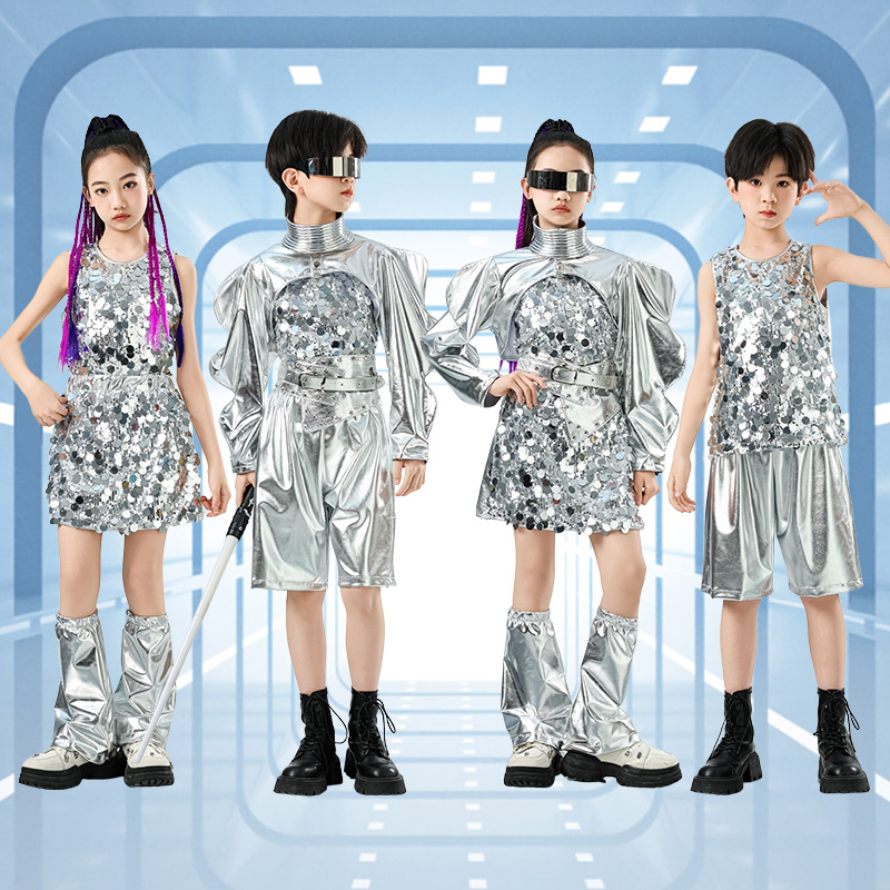 T台儿童银色科技感走秀舞台潮服