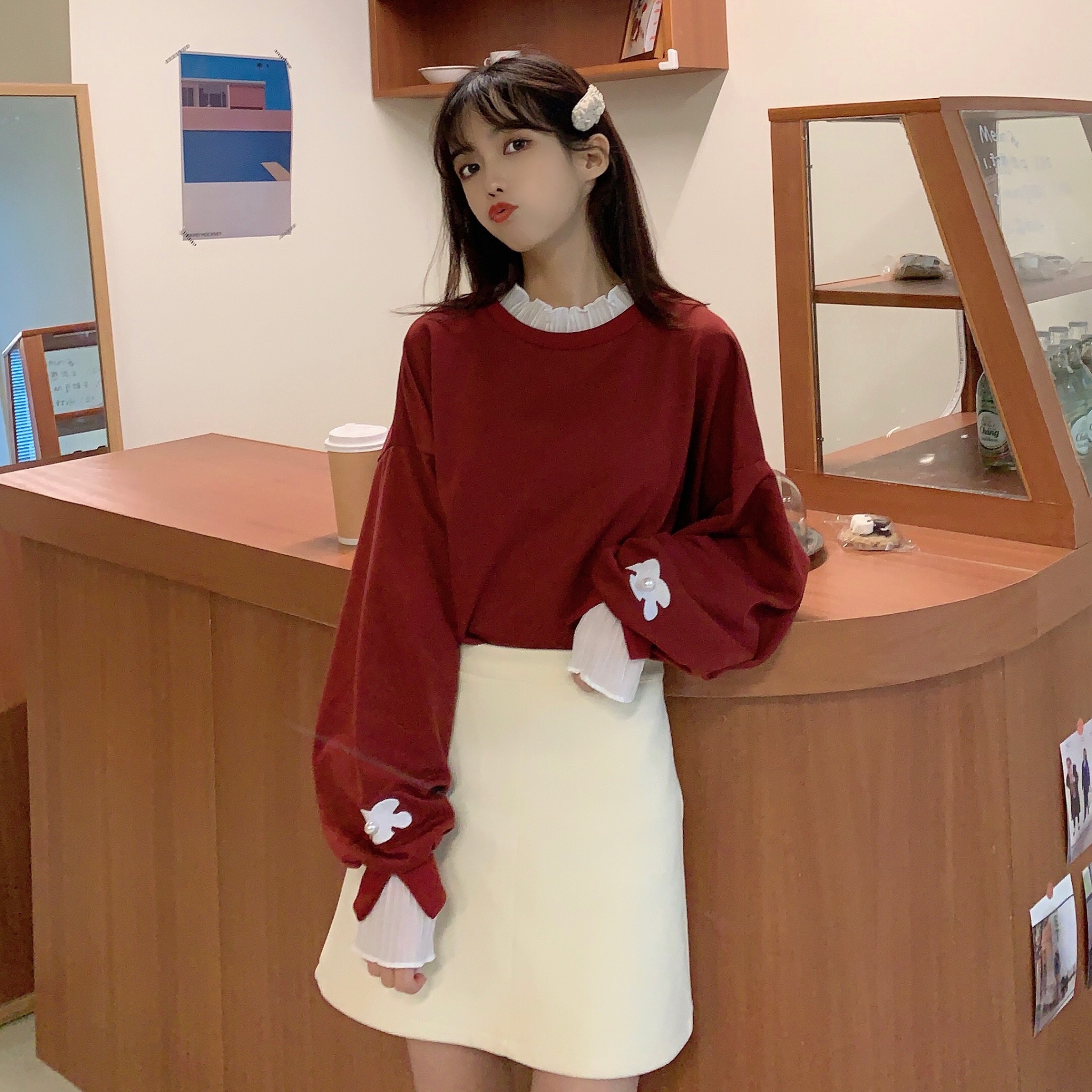 Real shot real price autumn and winter new Korean version thickened Plush Embroidery Flower Pin beads show thin long sleeve bottoming shirt