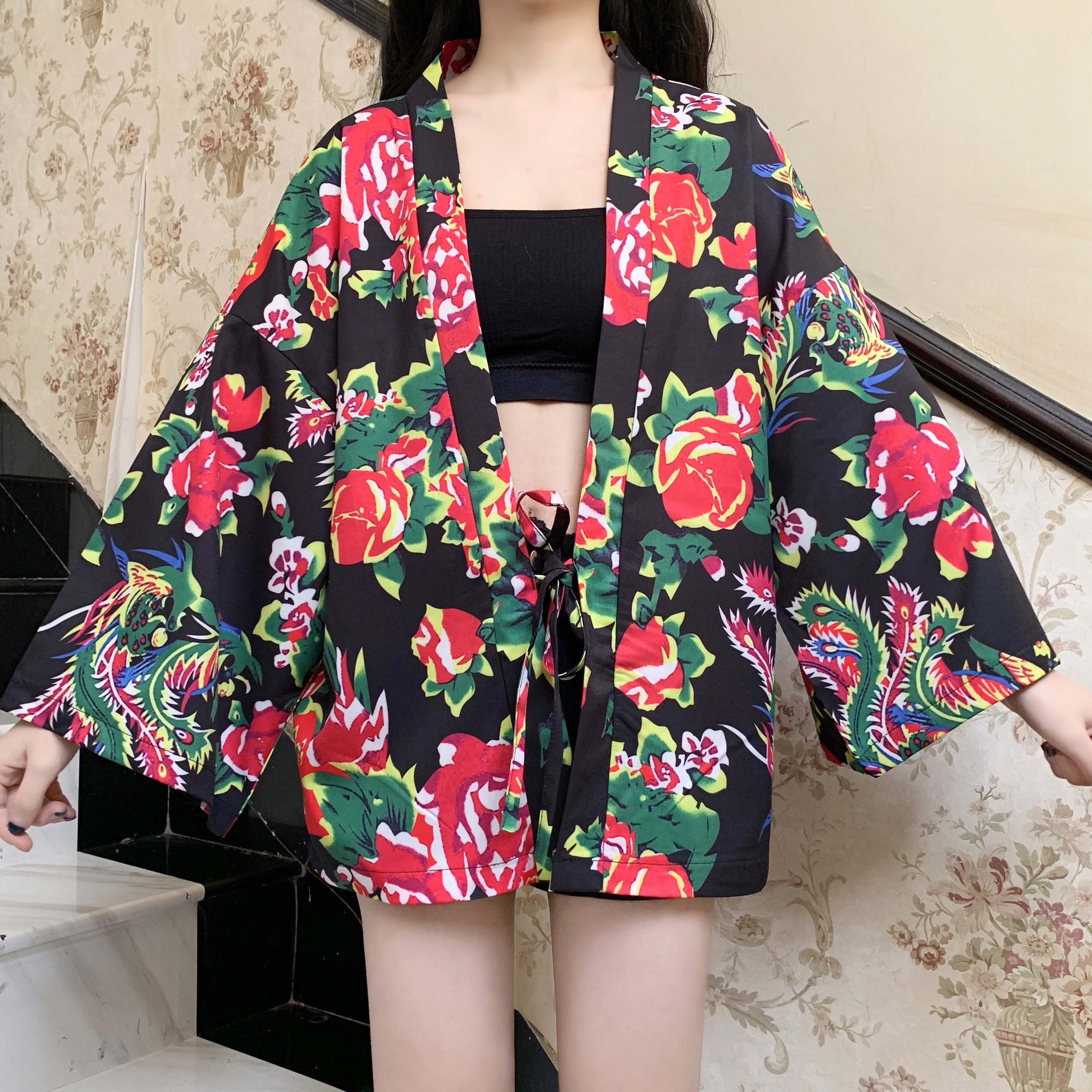 Real shot real price Chinese style street flower clothes loose sunscreen kimono thin coat fashion men's and women's girlfriends