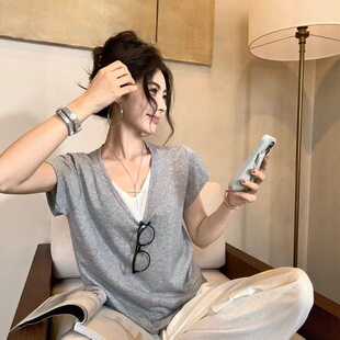 通勤慵懒风宽松短袖t恤女夏季正肩灰色半袖体恤假两件撞色v领上衣