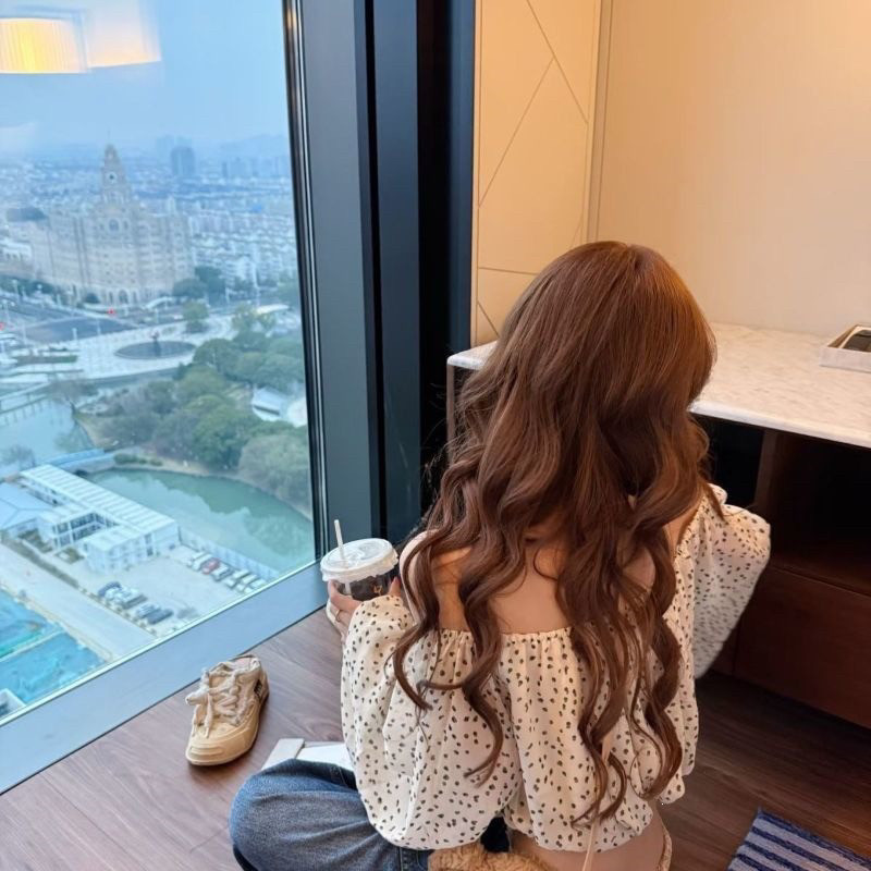 2026新款白色灯笼袖一字肩波点上衣女夏别致超仙气质露肩雪纺衫