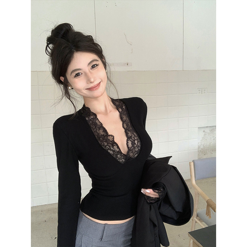 纯欲风黑色V领蕾丝打底衫女秋冬辣妹修身短款长袖T恤内搭磨毛上衣