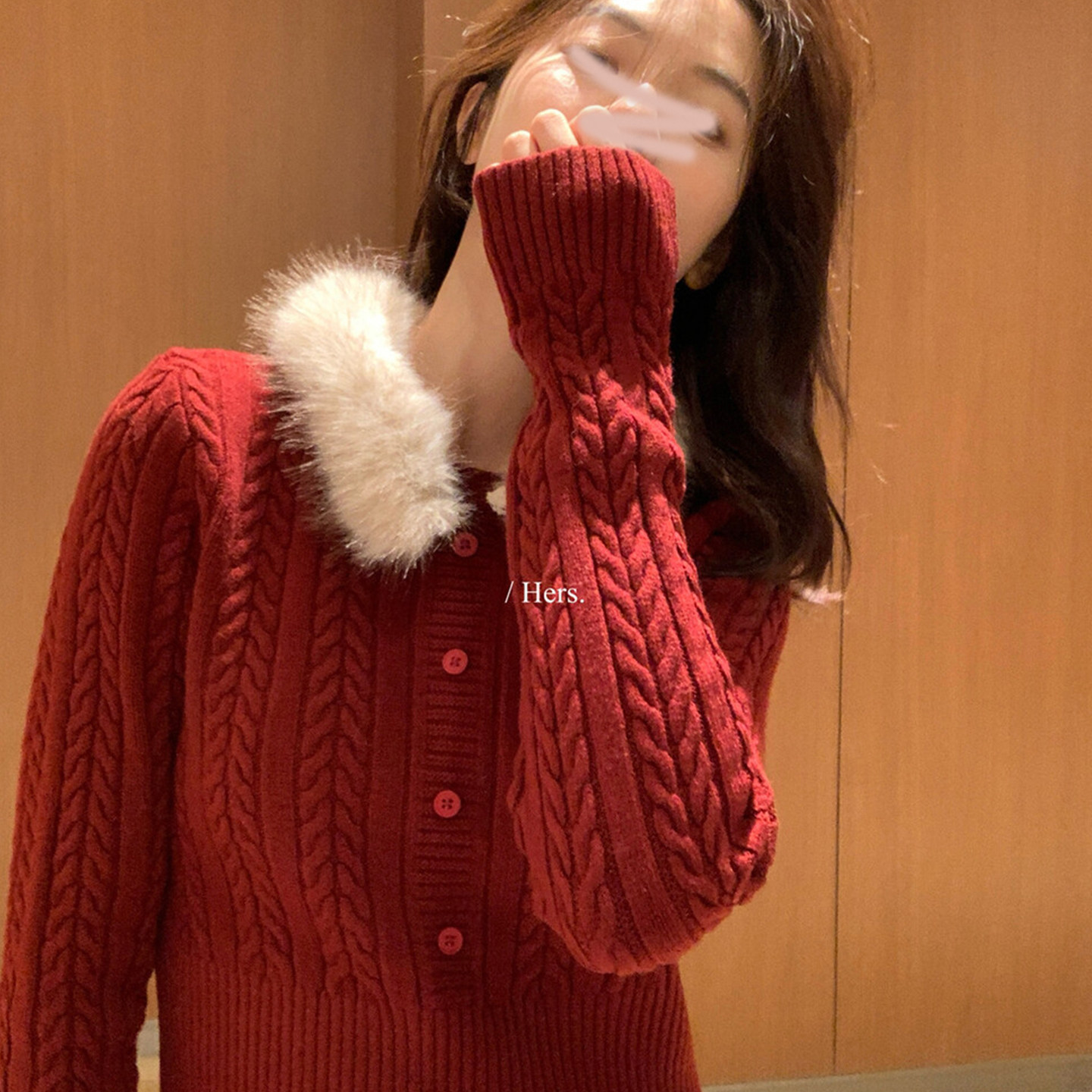 氛围感红色麻花毛领毛衣女秋冬穿搭高级感修身短款针织衫加厚上衣